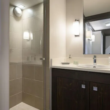 Duplex De 120 M² A 1650, Pour 8 Pers., Centre Station, Proche Pistes Avec Cheminee Et Parking - Fr-1-631-161 * Courchevel