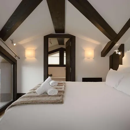 Duplex De 120 M² A 1650, Pour 8 Pers., Centre Station, Proche Pistes Avec Cheminee Et Parking - Fr-1-631-161 Apartamento Courchevel