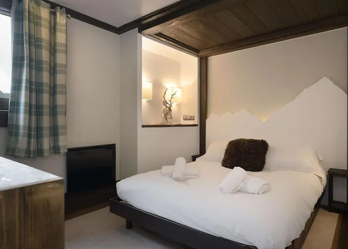 Apartment Duplex De 120 M² A 1650, Pour 8 Pers., Centre Station, Proche Pistes Avec Cheminee Et Parking - Fr-1-631-161