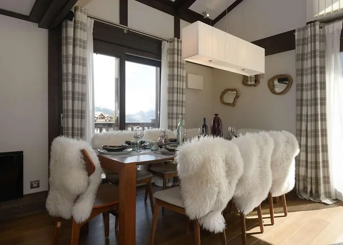 Apartment Duplex De 120 M² A 1650, Pour 8 Pers., Centre Station, Proche Pistes Avec Cheminee Et Parking - Fr-1-631-161 Courchevel