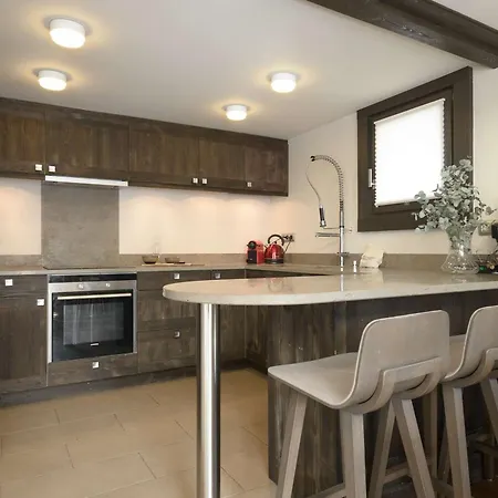 Apartament Duplex De 120 M² A 1650, Pour 8 Pers., Centre Station, Proche Pistes Avec Cheminee Et Parking - Fr-1-631-161